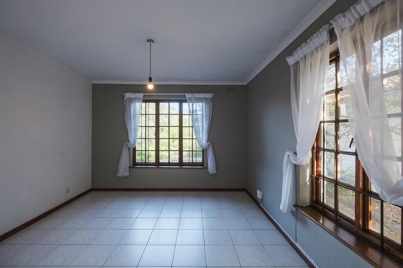4 Bedroom Property for Sale in Clovelly Western Cape